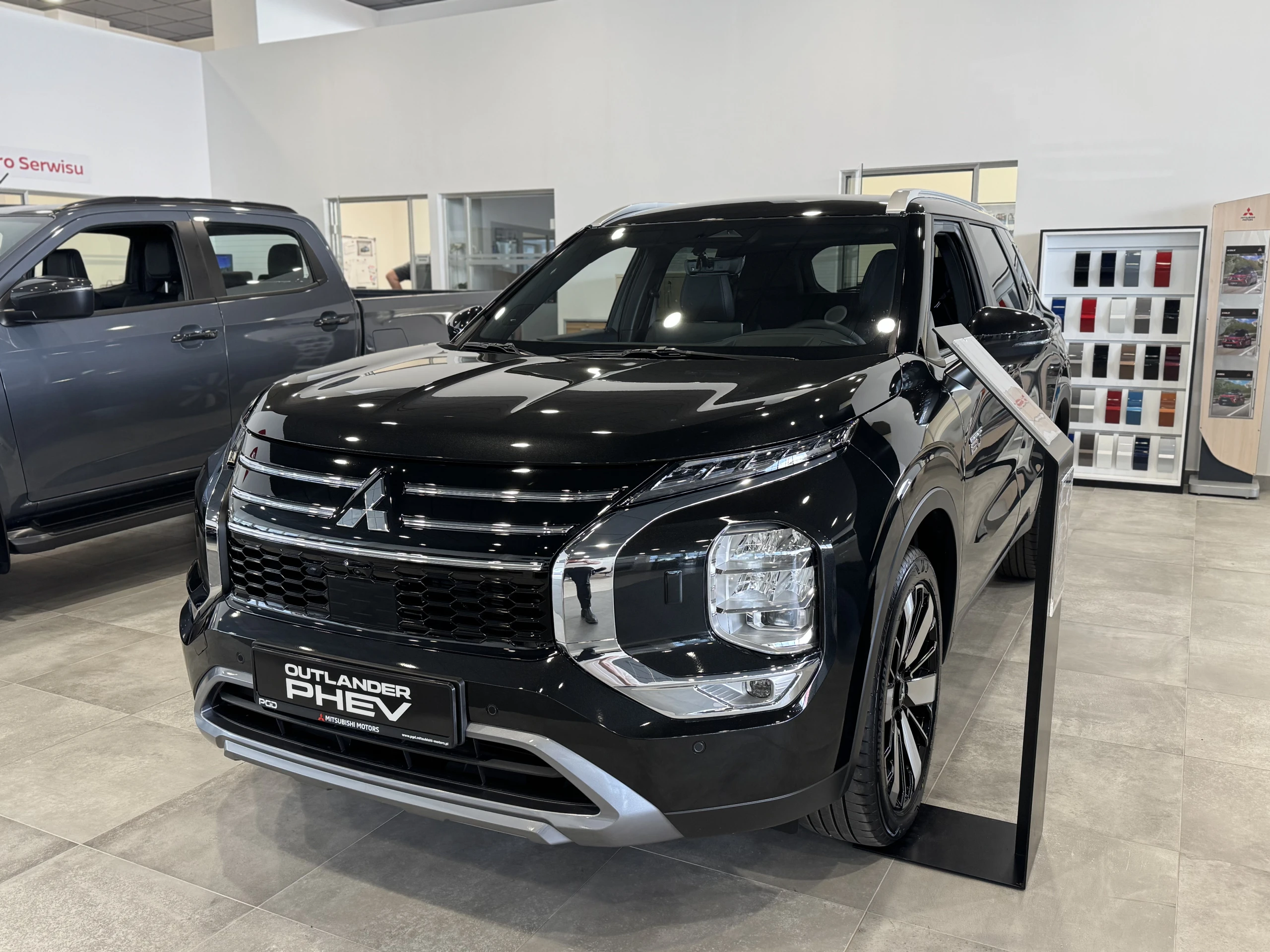 Outlander PHEV - Zdjęcie 1